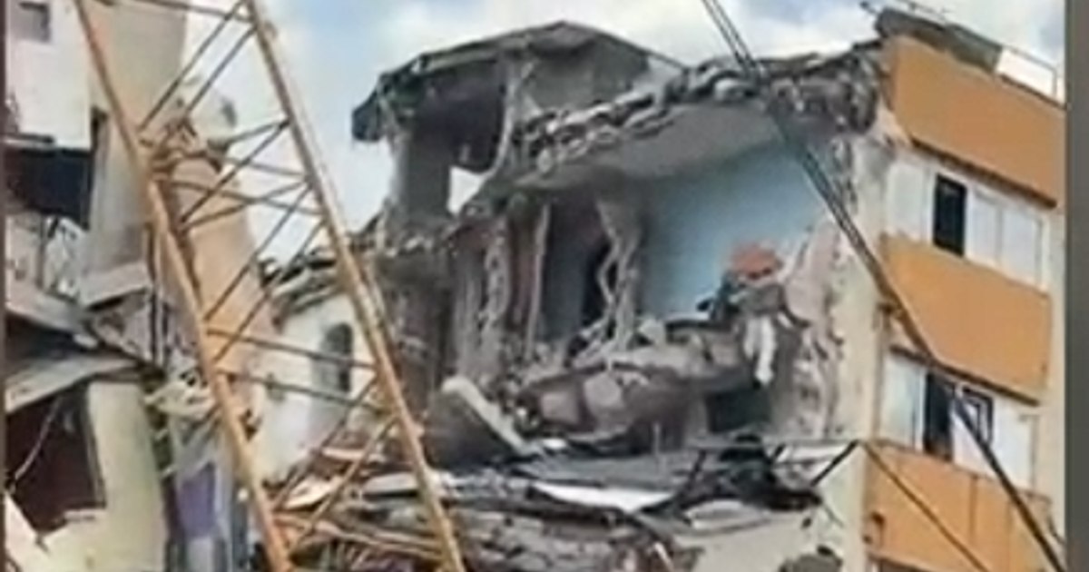 O macara s-a prăbușit peste blocul din Rahova afectat de explozia din 2025