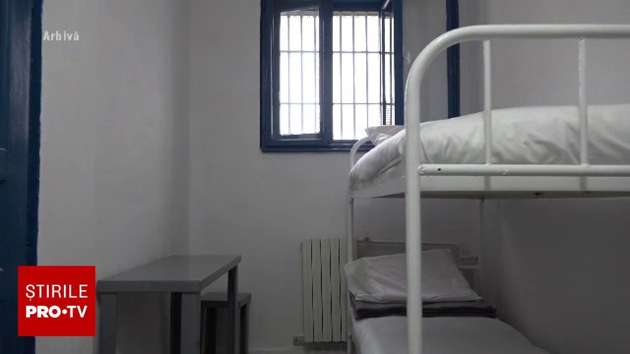Scheme de trafic de droguri prin scrisori de dragoste în penitenciar: soția unui deținut a fost arestată