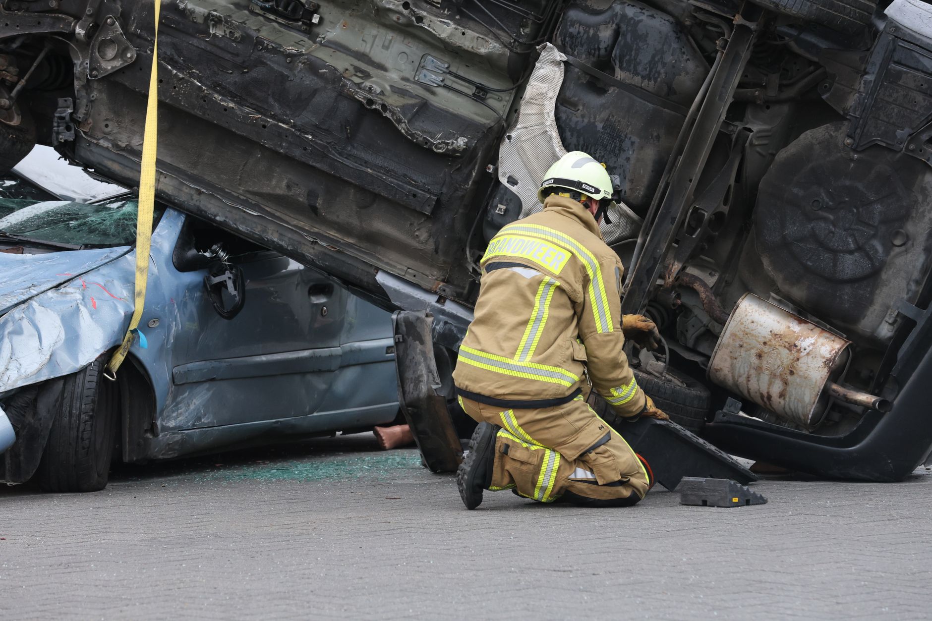 Accident rutier pe DN 7 în Brezoi: un tânăr de 18 ani a fost rănit în urma unei coliziuni cu un autocamion