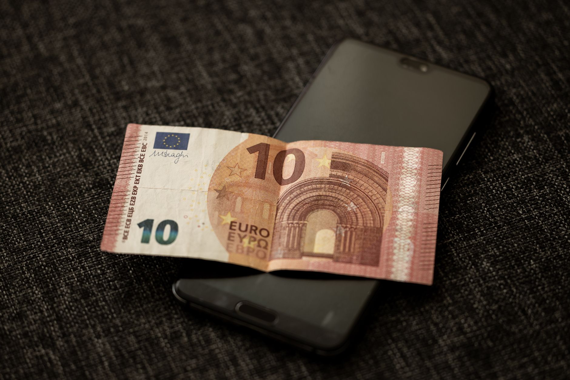 România pregătește portofelul digital de identitate: cum se vor schimba serviciile bancare