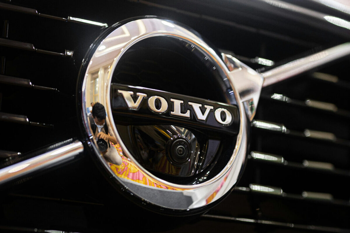 Volvo Cars anunță eliminarea a 2.500 de locuri de muncă după pierderi financiare masive