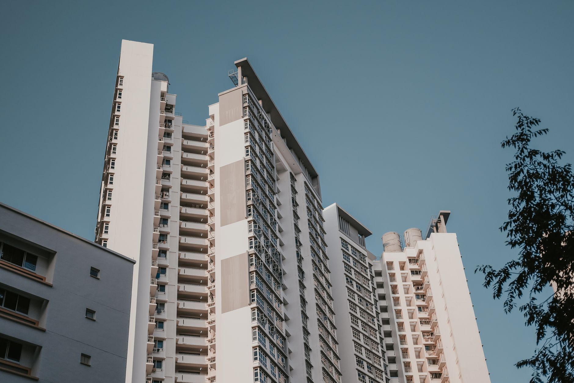 Piața imobiliară din România înregistrează scăderi majore: tranzacțiile au scăzut cu peste 32% în trimestrul al treilea