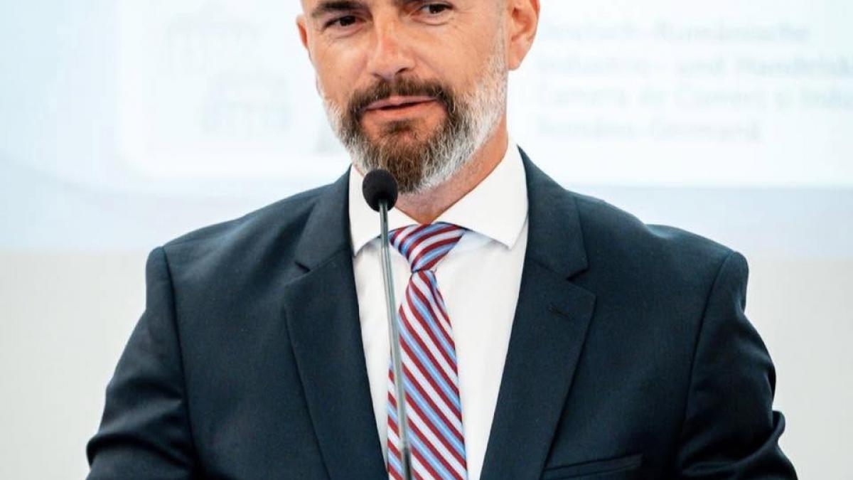 Dan Cărbunaru este noul purtător de cuvânt al Guvernului condus de Luca Niculescu