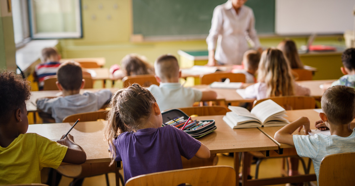 Calendarul școlar 2026: Când începe vacanța de toamnă și ce zile libere au elevii până la Crăciun