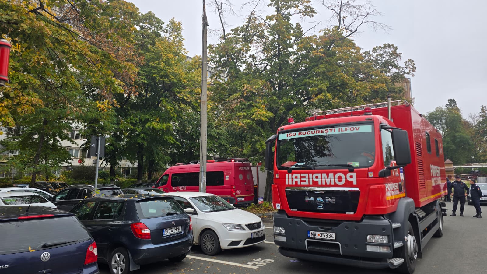 Bloc din Sectorul 6 al Capitalei evacuat după sesizarea unei fisuri între două scări