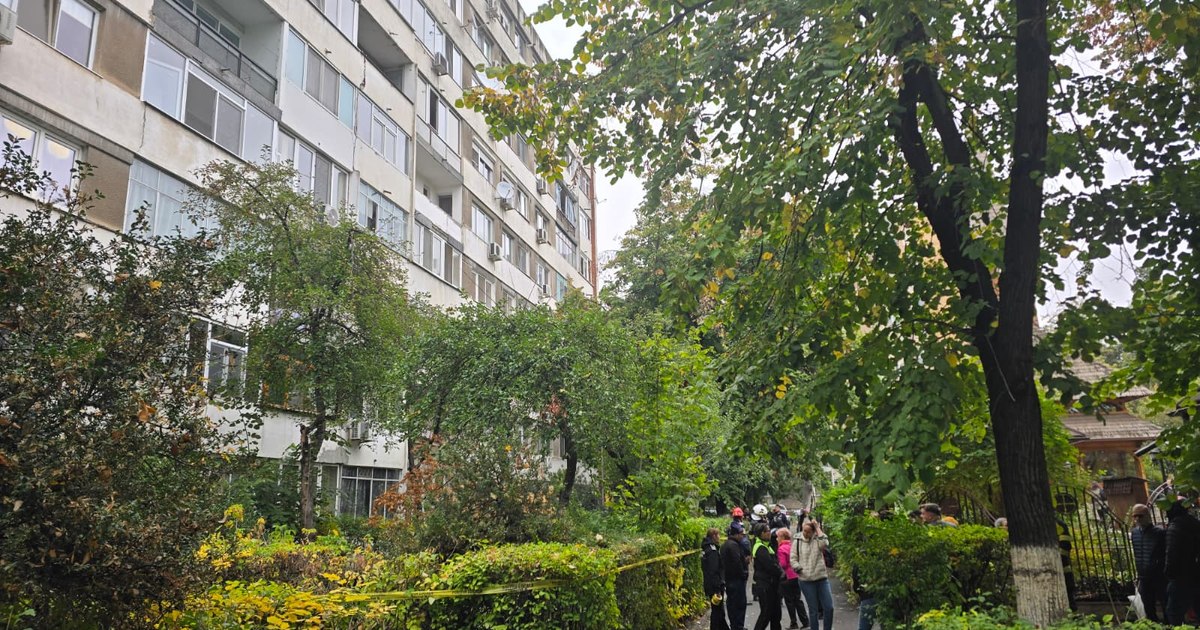 Evacuare preventivă a unui bloc din Sectorul 6 al Capitalei după apariția unei crăpături