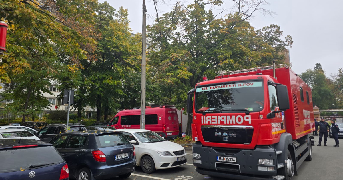 Comitetul pentru Situații de Urgență analizează apariția unor crăpături la un bloc din Drumul Taberei