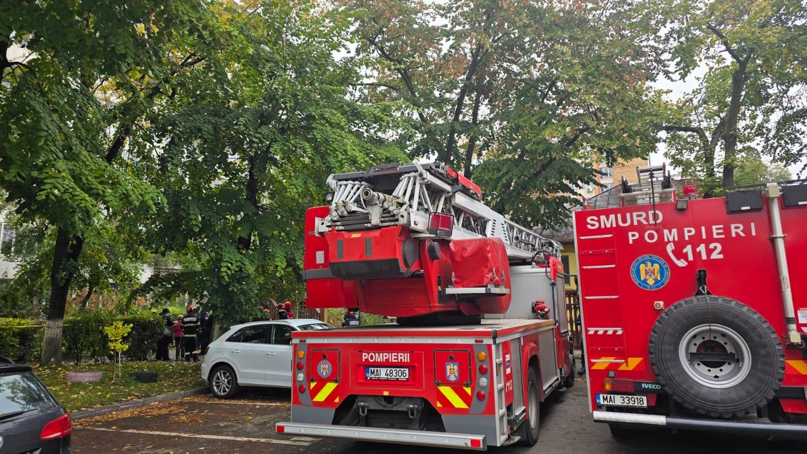 Un bloc din Drumul Taberei a fost evacuat după apariția unei crăpături între etajele 5 și 8