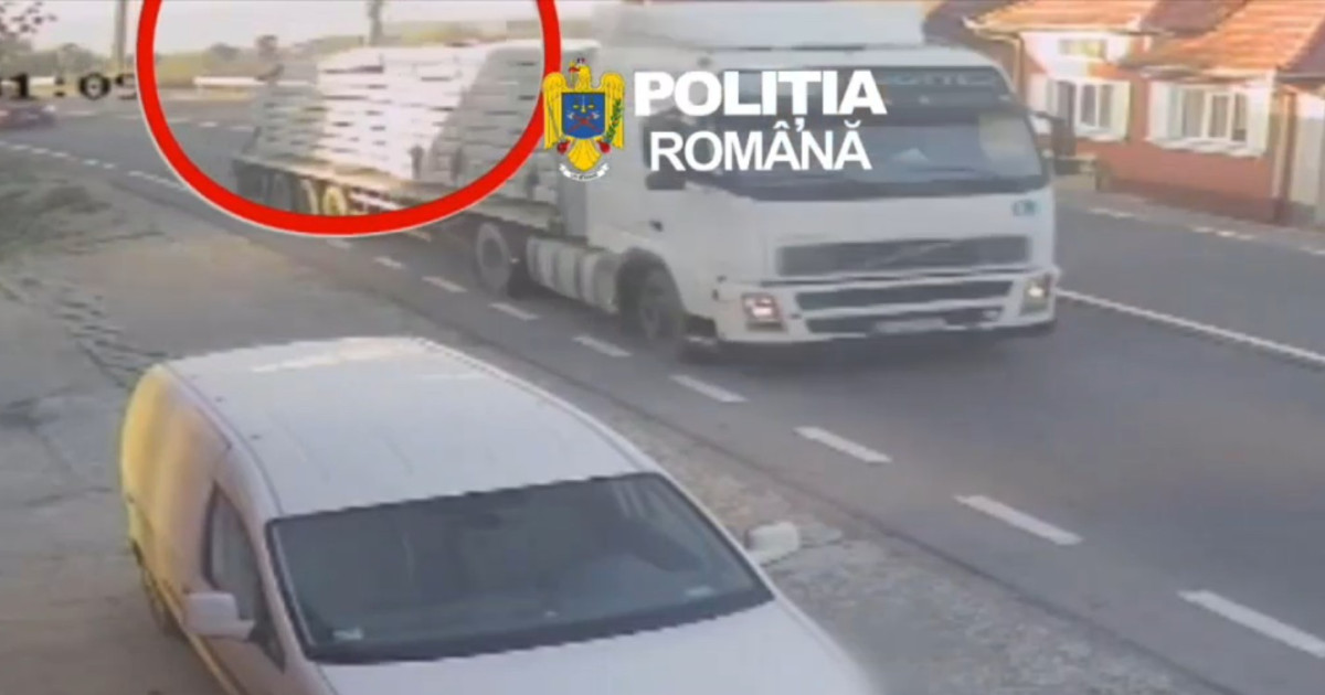 Accident pe DN13 în Brașov: Grinzi metalice proiectate de un camion au lovit un TIR