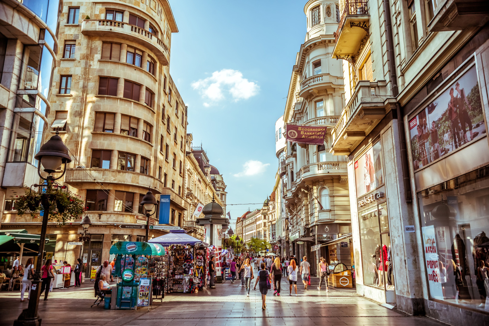 TAROM încheie operarea pe ruta București-Belgrad după 16 ani de activitate