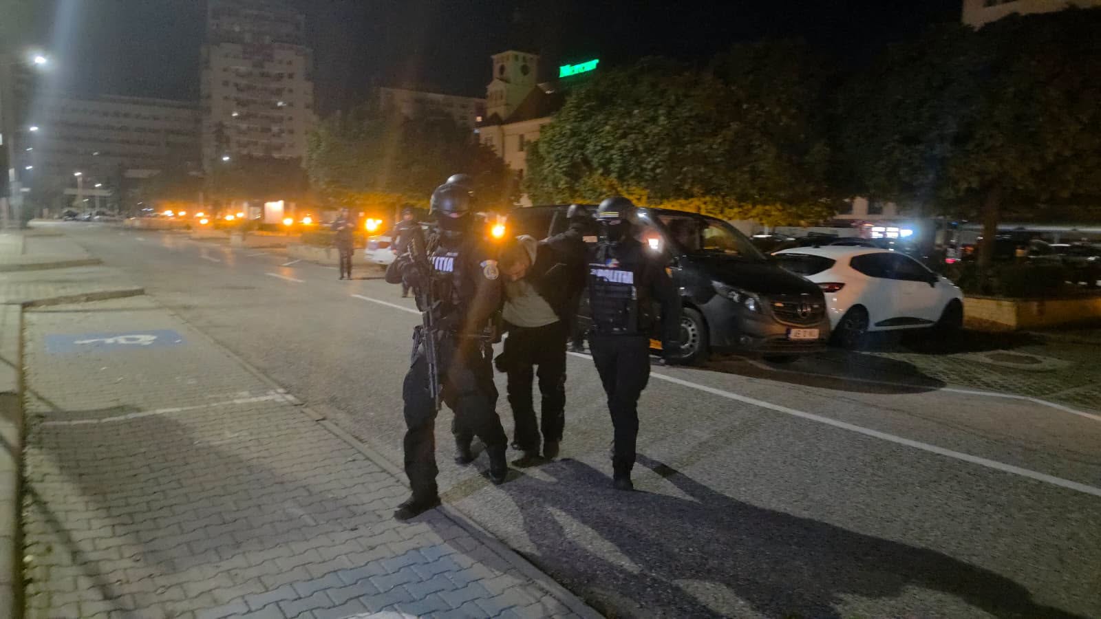 Incident violent la Poliția Alba Iulia: un bărbat a intrat în sediu cu o armă și o grenadă
