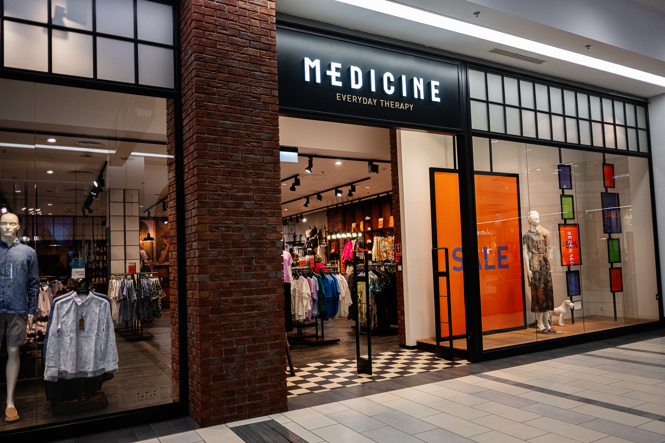 Brandul polonez de haine Medicine își deschide primul magazin fizic în România