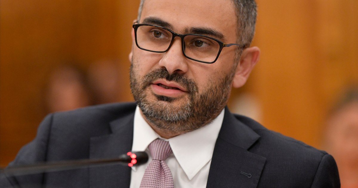 Salariul minim brut rămâne neschimbat la începutul anului 2027, anunță Florin Manole