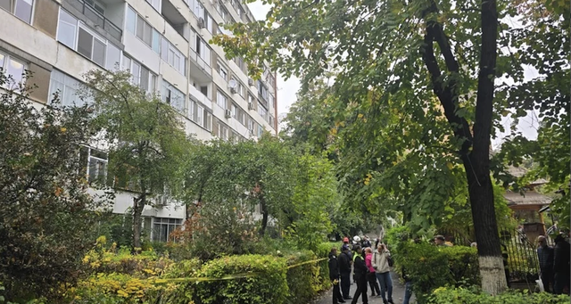 Locatarii unui bloc din Drumul Taberei s-au întors acasă după evacuarea preventivă