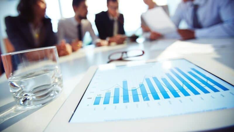 Analiză: Companiile mijlocii sunt veriga esențială pentru economia României
