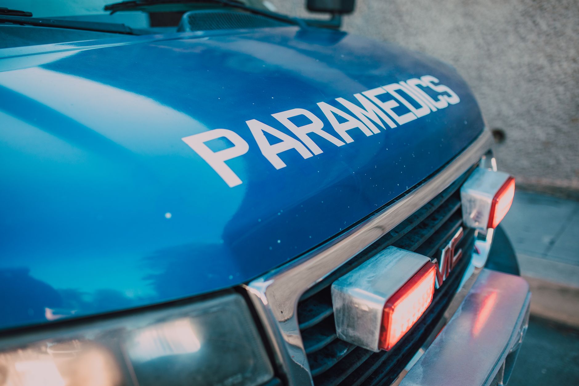 Accident grav în Sectorul 4: O femeie a fost lovită de un autotren pe strada Sergent Ion Iriceanu