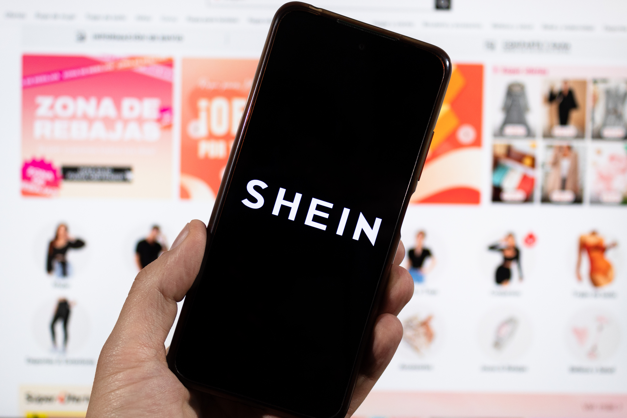 Noua taxă pentru comenzile de pe Temu, Shein și AliExpress intră în vigoare pe 1 noiembrie