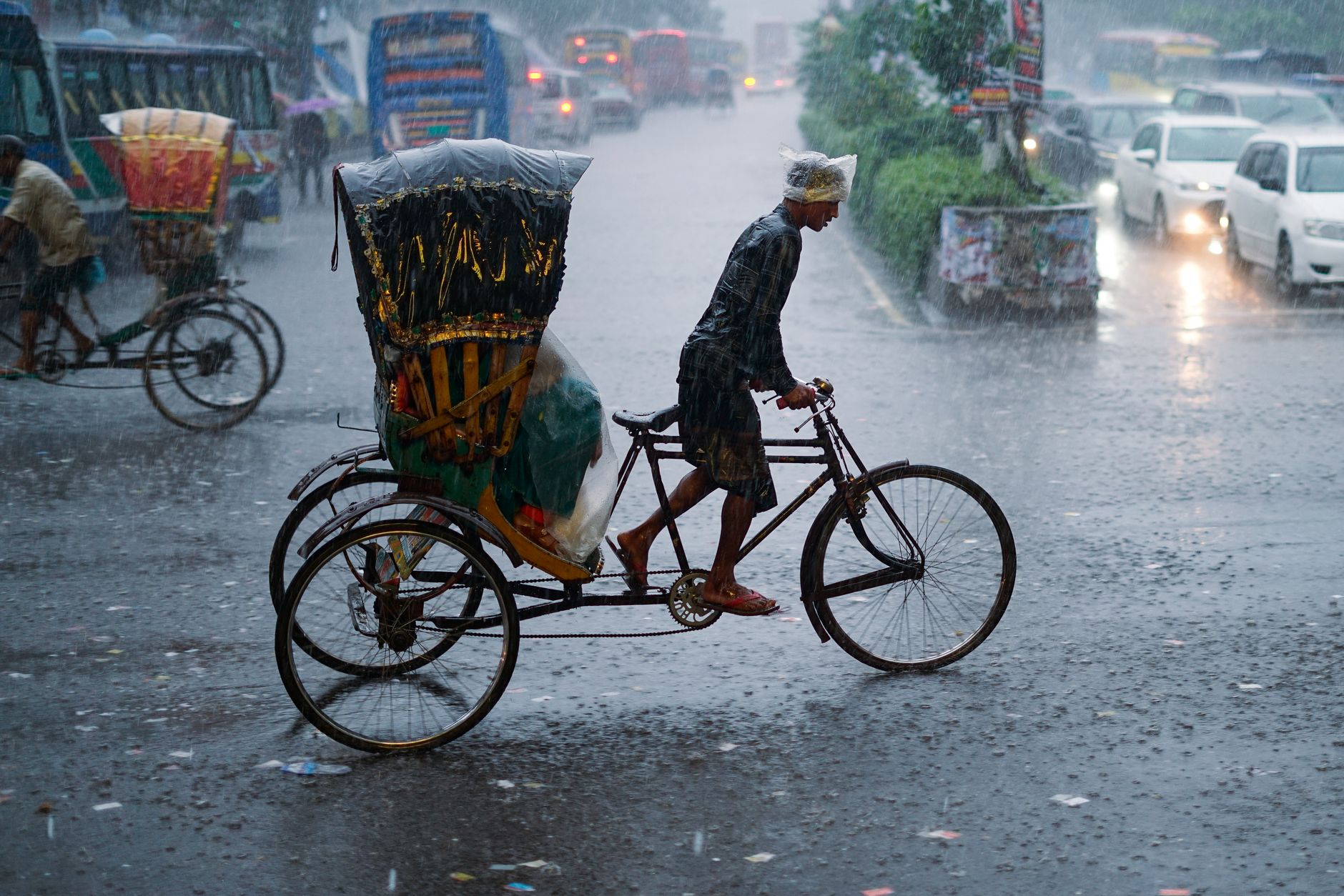 Bucureștiul este sub informare meteorologică: se anunță ploi abundente și temperaturi mai mici