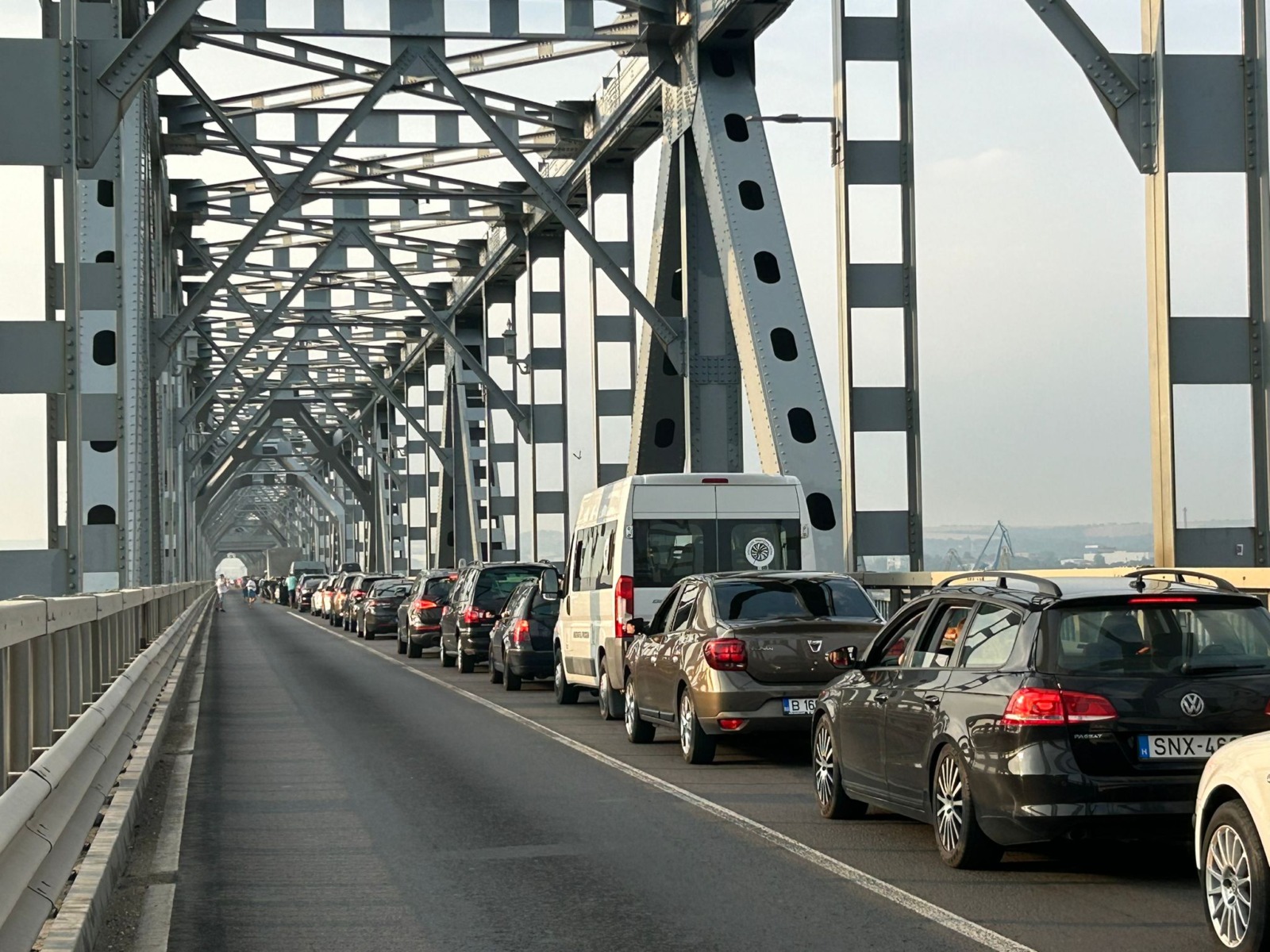 Restricții de circulație pe Podul Prieteniei Giurgiu–Ruse din cauza unor lucrări pe partea bulgară