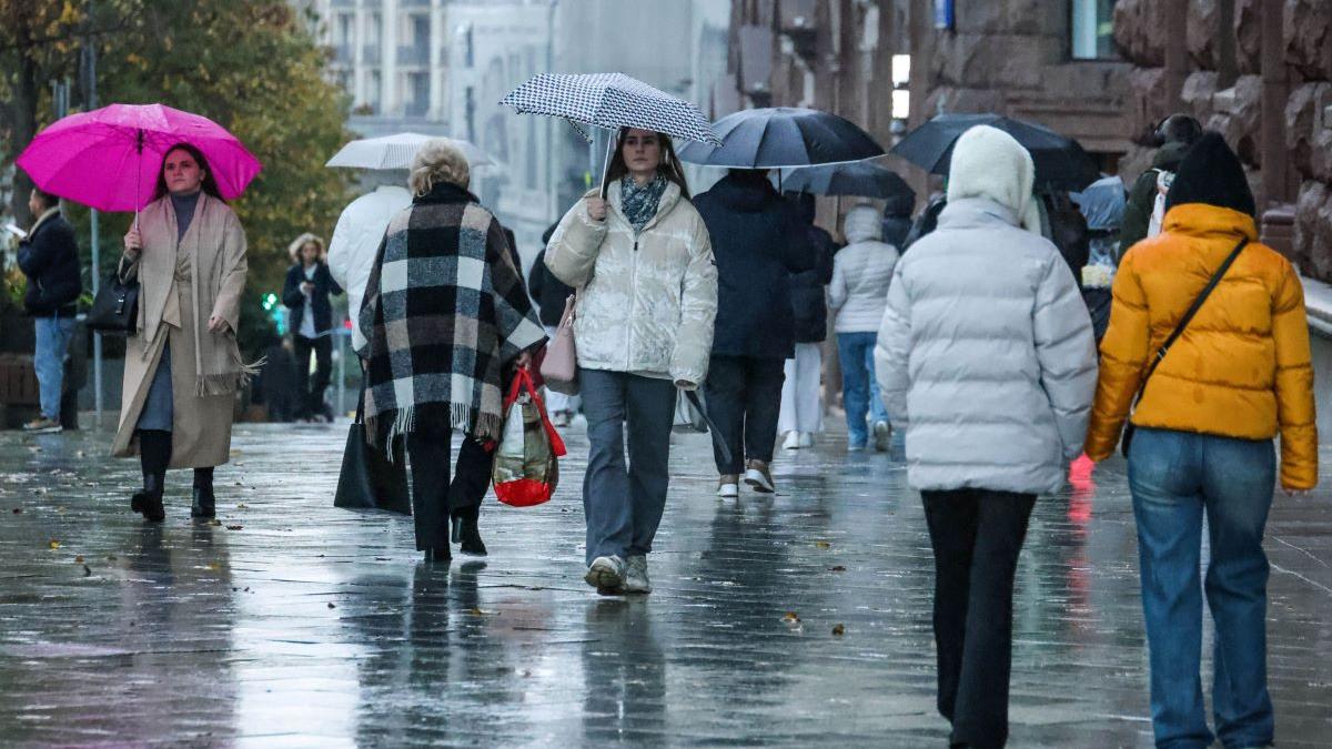 Vremea se răcește în București: ploi și temperaturi de doar 11-12 grade până miercuri