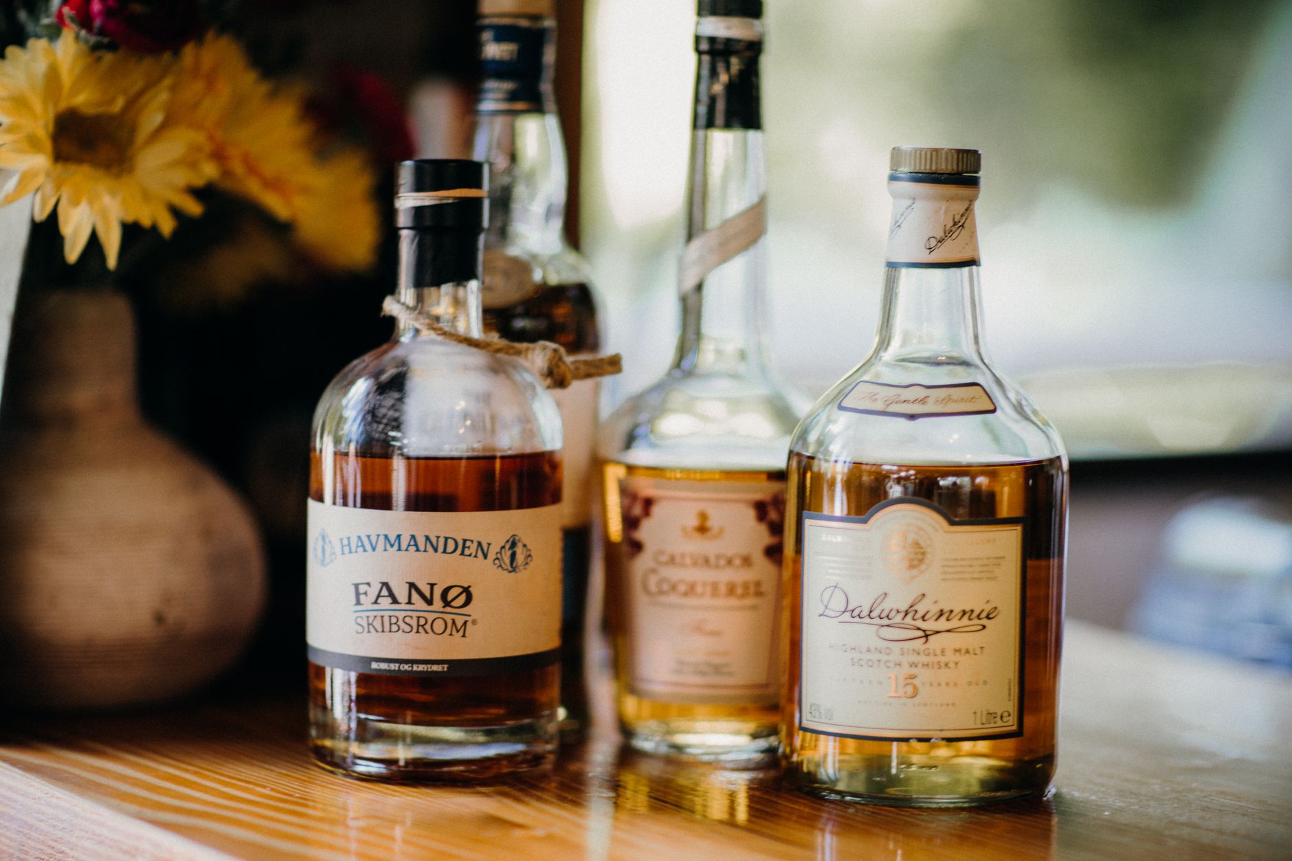Alexandrion Group lansează ediții limitate de whisky maturate în butoaie de vin românesc