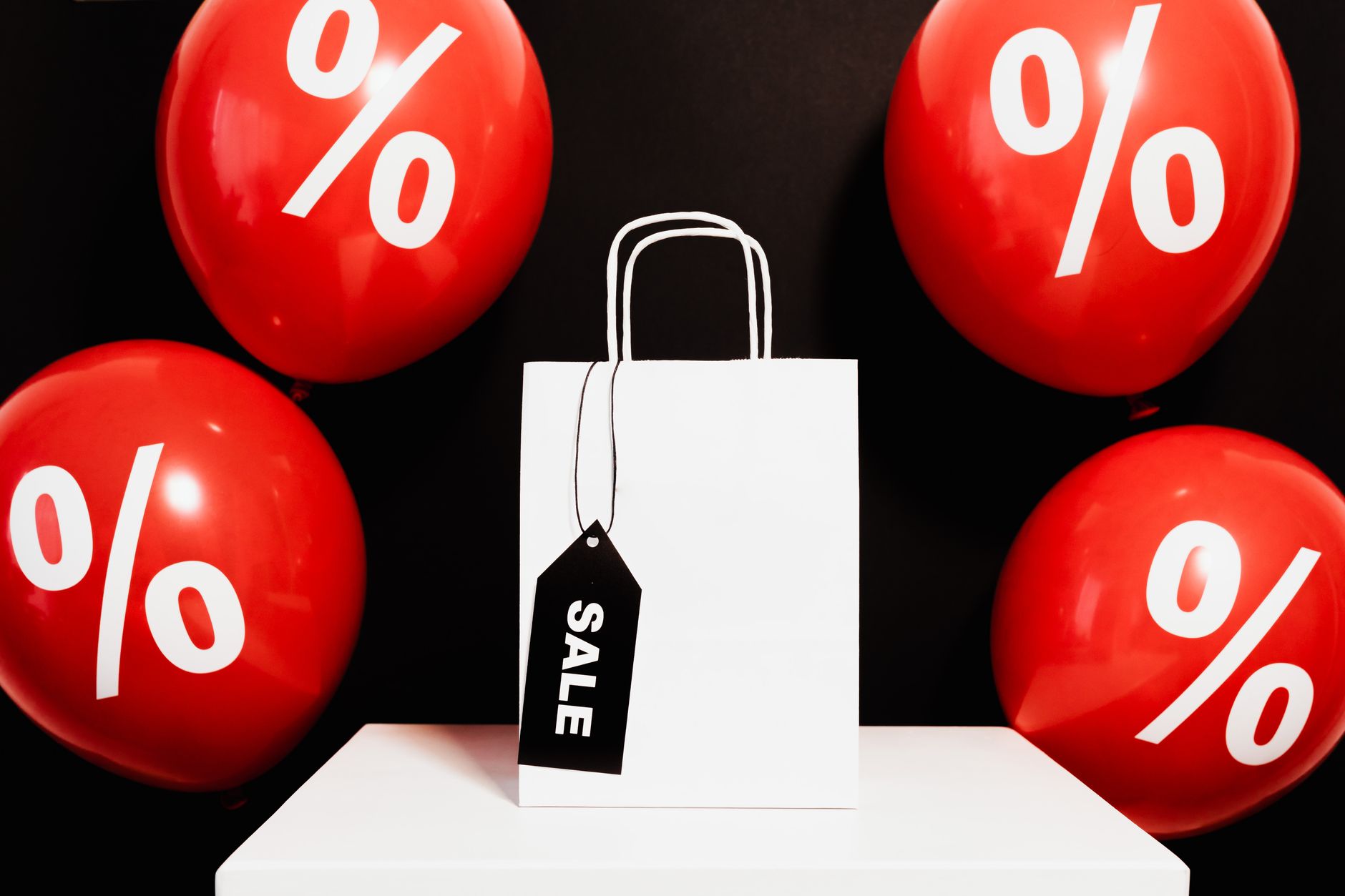 Altex și Media Galaxy lansează ediția a 14-a de Black Friday: reduceri de până la 50% și garanția celui mai mic preț