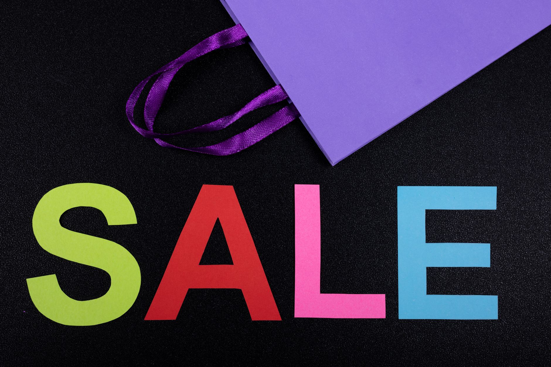 Black Friday 2026: Altex, BRICO și Media Galaxy încep reducerile de joi la ora 07:00