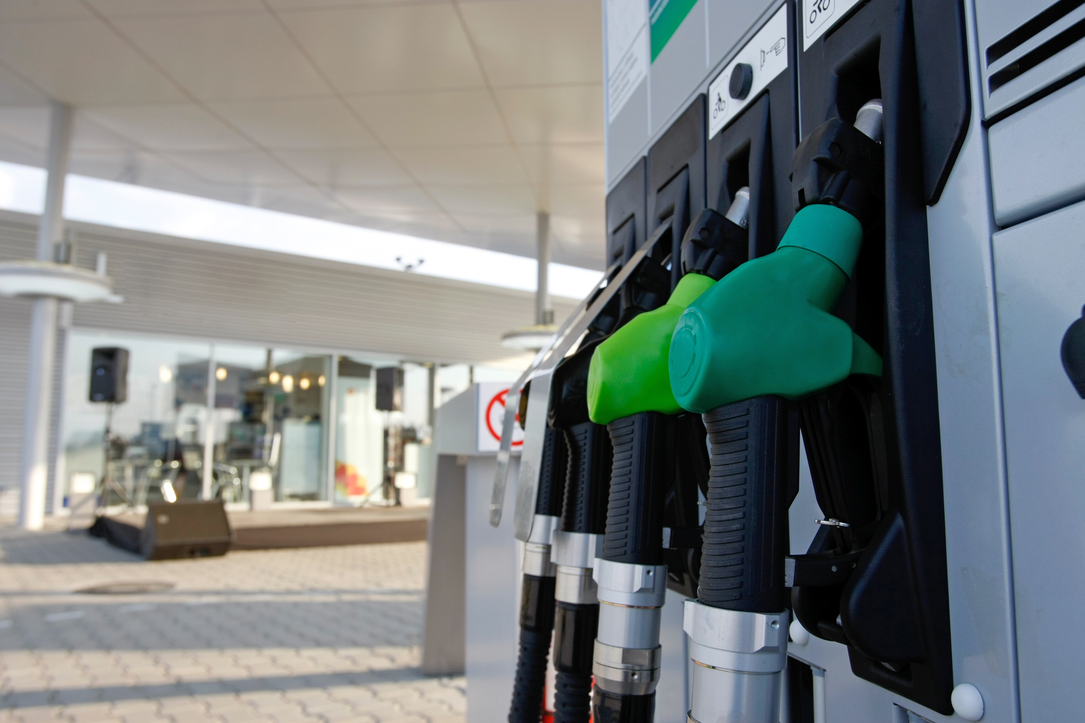 Guvernul propune prelungirea stării de criză pe piața carburanților pentru încă trei luni