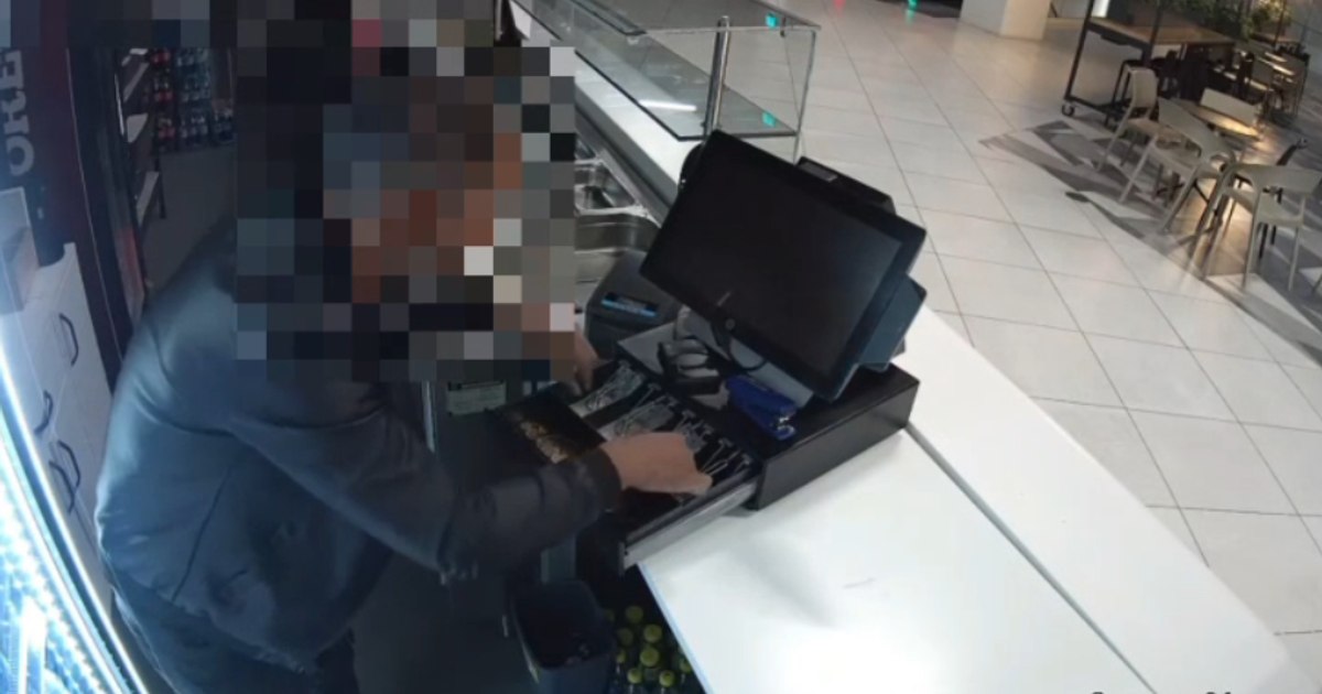 Furt într-un centru comercial din Craiova: un bărbat de 37 de ani a fost reținut după ce a deschis casele de marcat