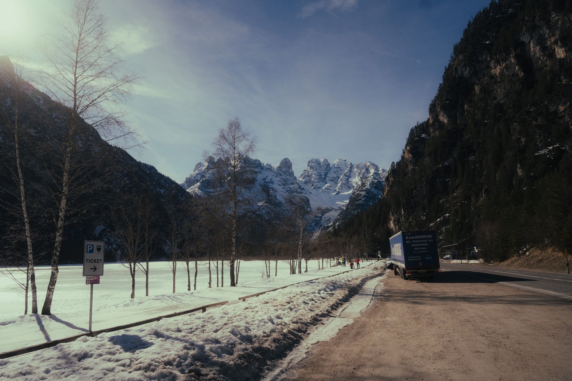 Circulația pe DN 67 C Transalpina este restricționată din cauza ninsorii pe sectorul montan