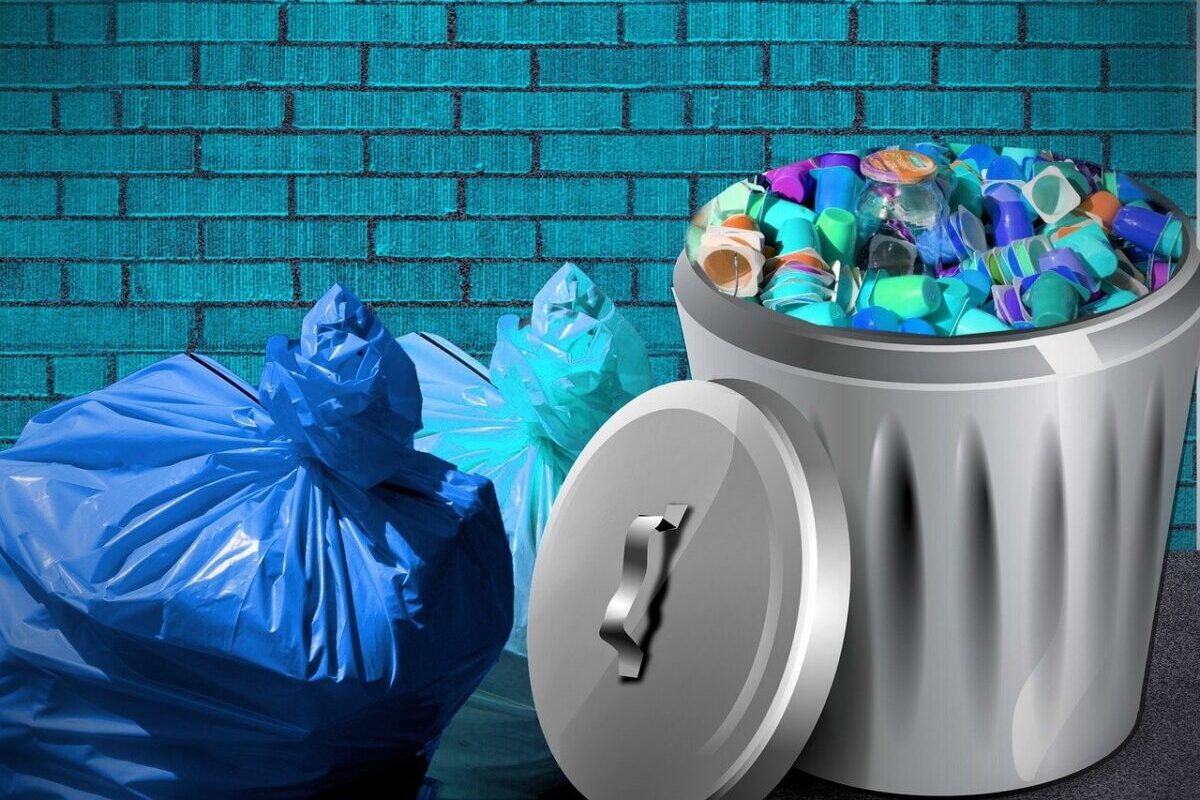 România plătește aproape 1 miliard de euro pentru plasticul care nu este reciclat