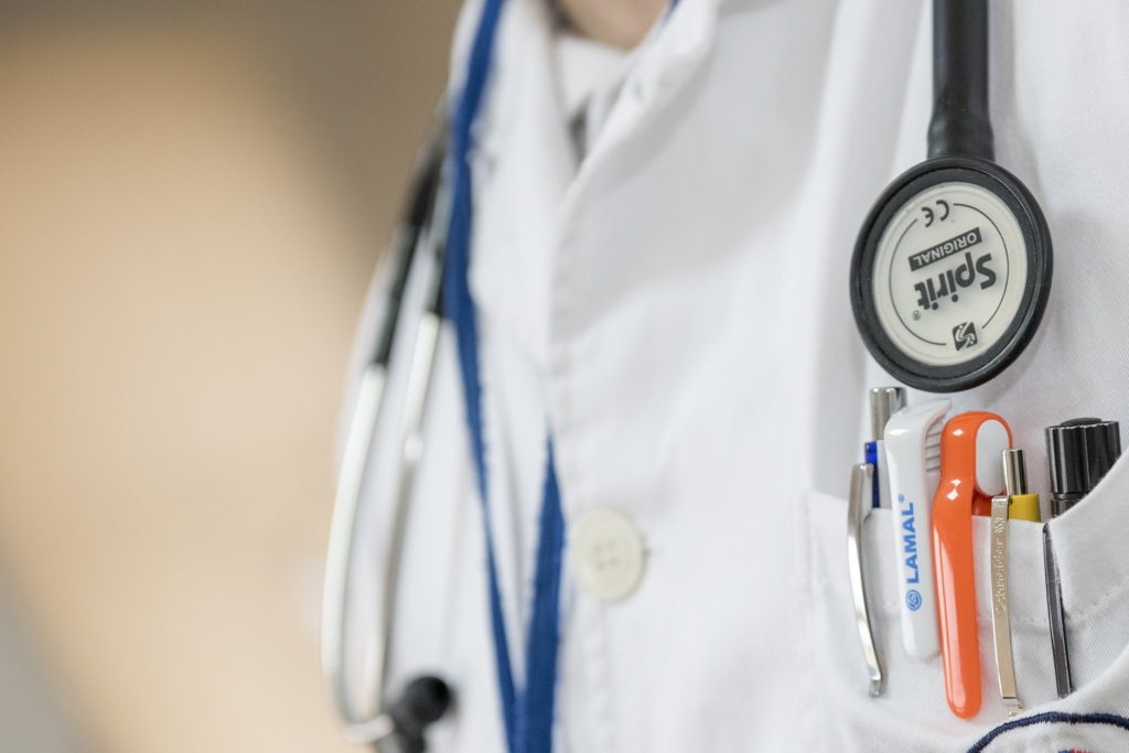 Medici de la spitalul din Sighișoara amenințați cu moartea de către rudele unui pacient decedat