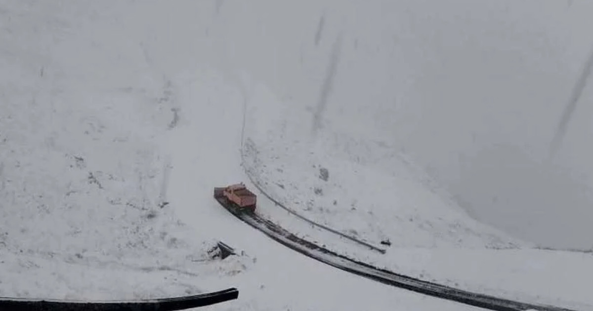 Traficul pe Transfăgărașan a fost suspendat din cauza fenomenelor meteorologice nefavorabile