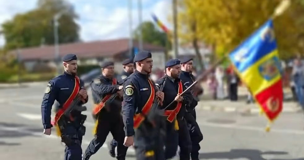 Defileu stânjenitor la Călărași de Ziua Armatei: Jandarmii și fanfara au provocat hohote de râs