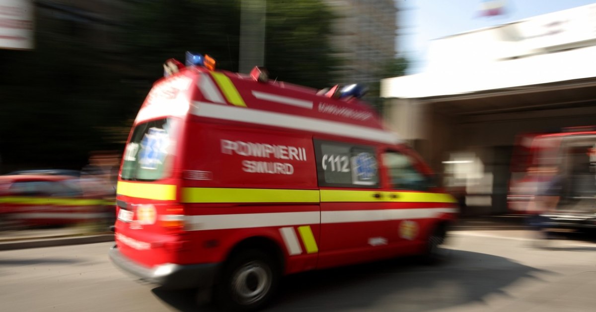 Incident grav la un bazin de înot din Ștefănești: un copil de 10 ani și-a pierdut un deget