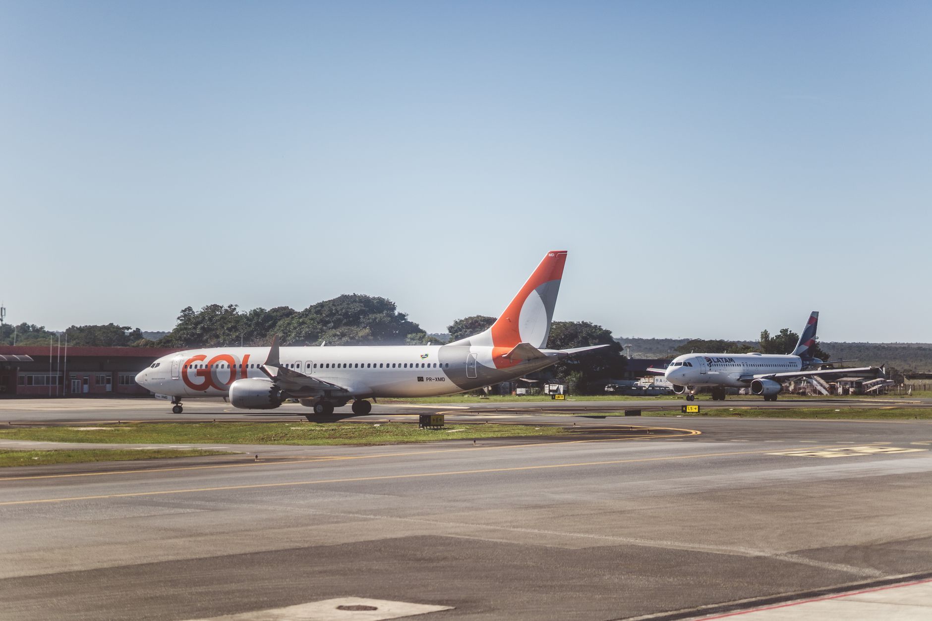 Zborurile Dan Air sunt în pericol din cauza blocării unor încasări de 850.000 de euro de către Netopia