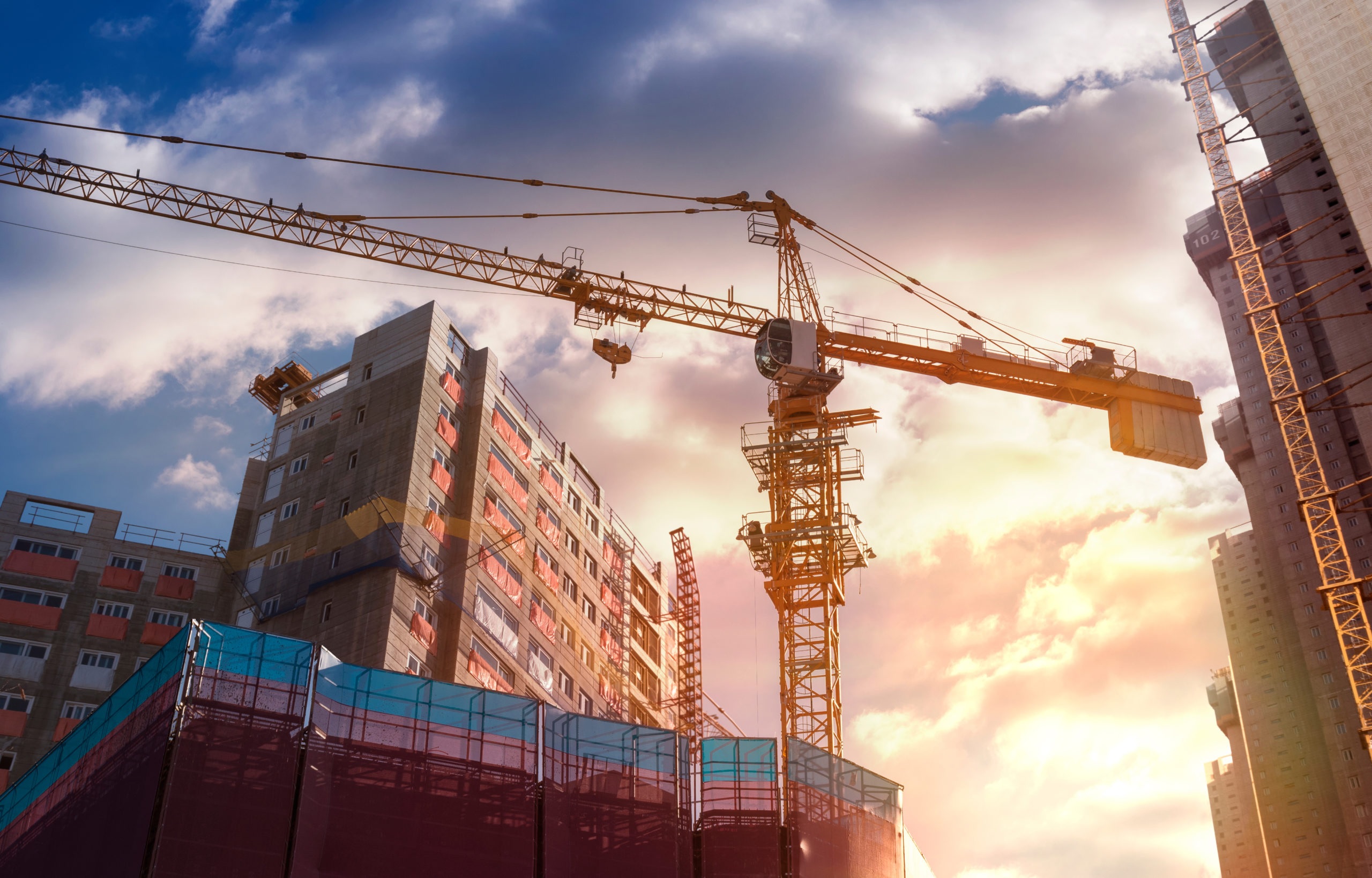 Scădere masivă în construcții: Autorizațiile pentru locuințe au scăzut cu aproape 40% în septembrie