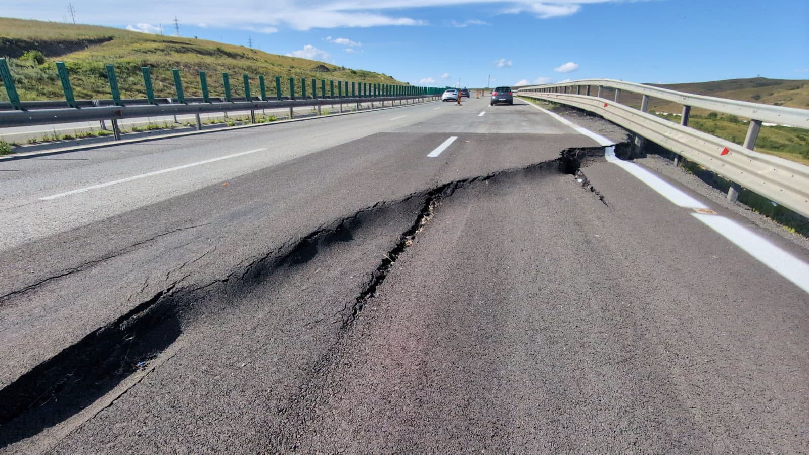 CNAIR justifică devierea traficului de pe A10 pe DN1 după o nouă surpare de teren
