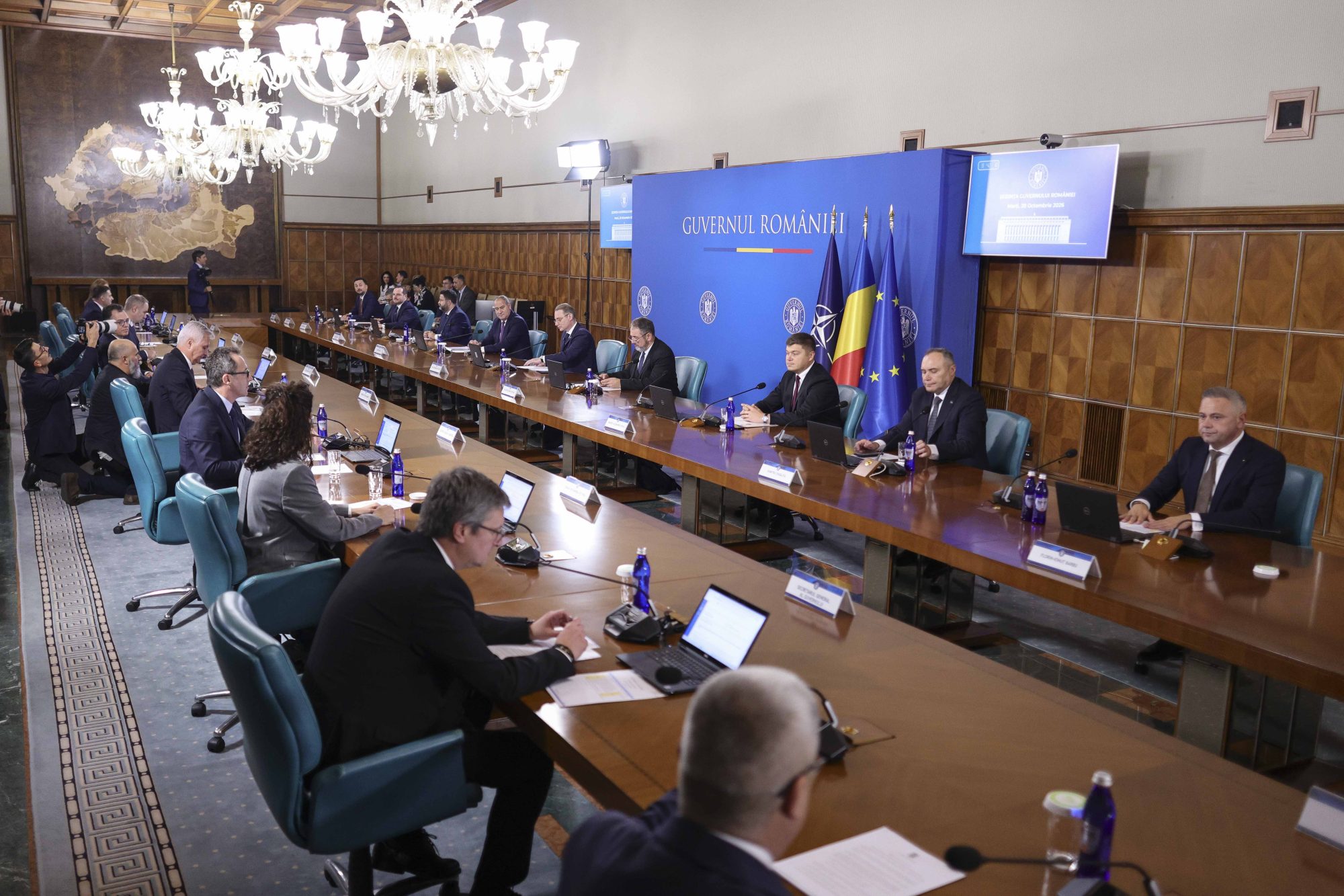 Guvernul aprobă finanțarea candidaturii României la UIT și organizarea unei mese de protocol pentru 1.000 de persoane