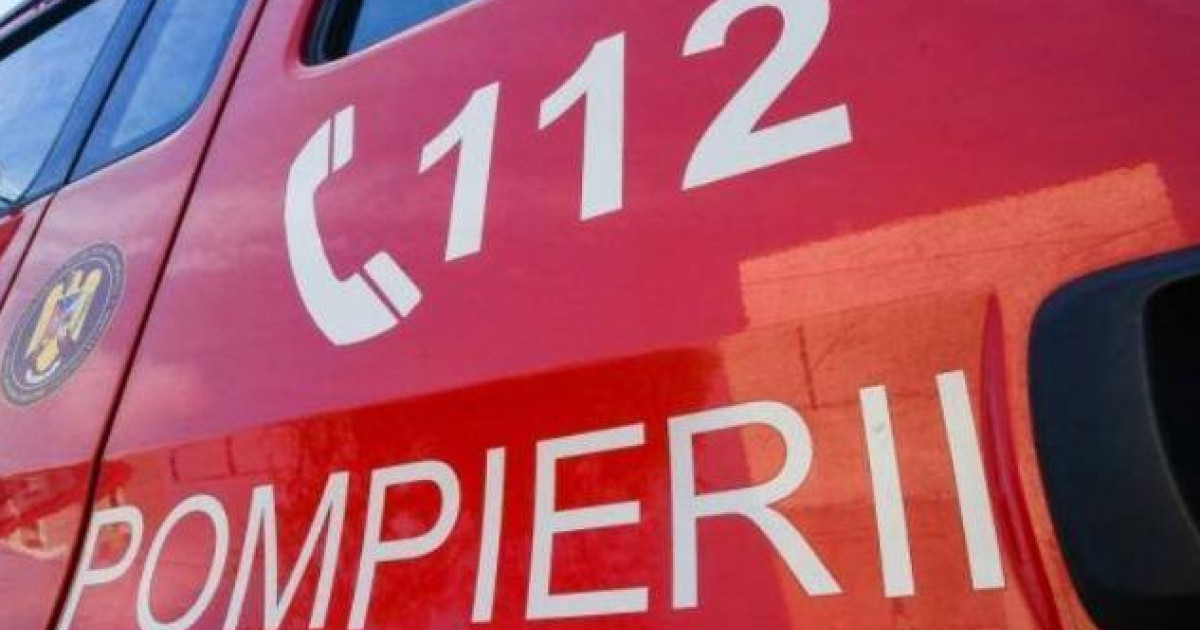 Incendiu într-un bloc din Mediaș: peste 40 de persoane evacuate și mai mulți răniți