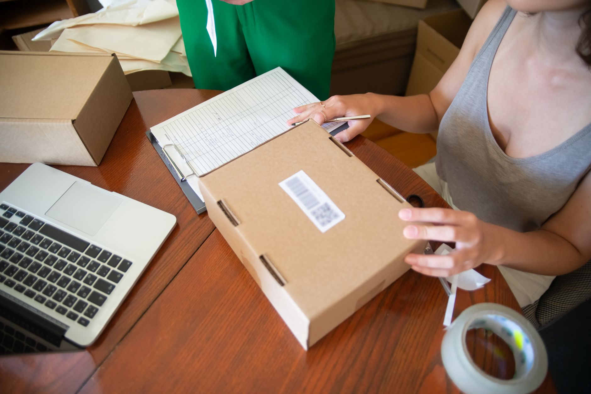 Se schimbă taxarea coletelor de la Temu și AliExpress: dispare taxa de 25 de lei