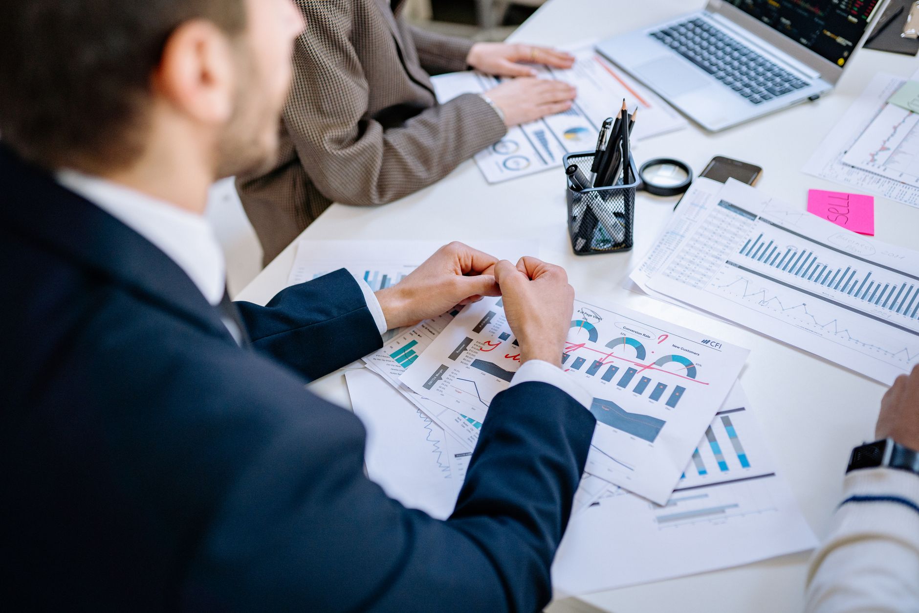Bulgaria va depăși România la nivelul salariului minim net începând cu anul 2027