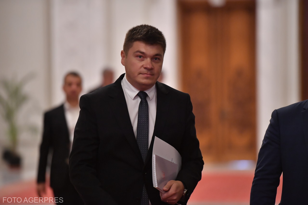Alexandru Stoica asigură că proprietarii balcoanelor închise fără autorizație nu vor fi amendați