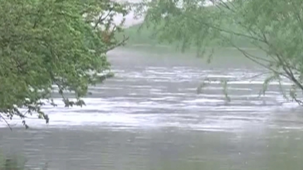 Cod portocaliu de viituri în Gorj și Mehedinți. Atenție la inundații pe mai multe râuri
