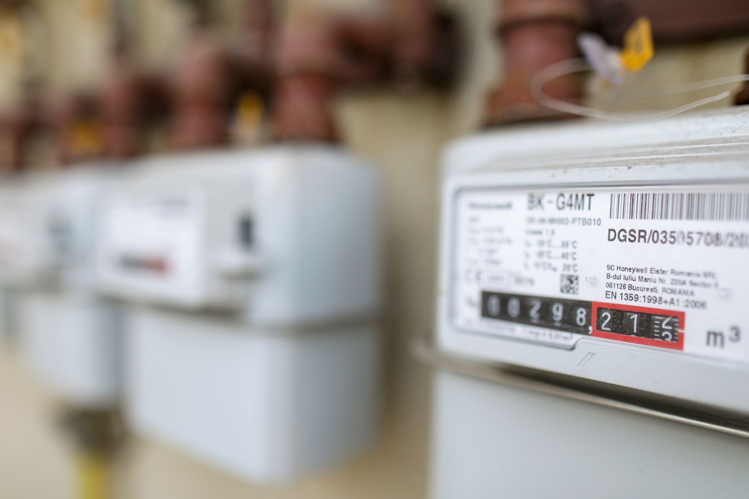 Estimări de creștere a facturilor la electricitate cu până la 22%. Ce se întâmplă cu prețul gazelor