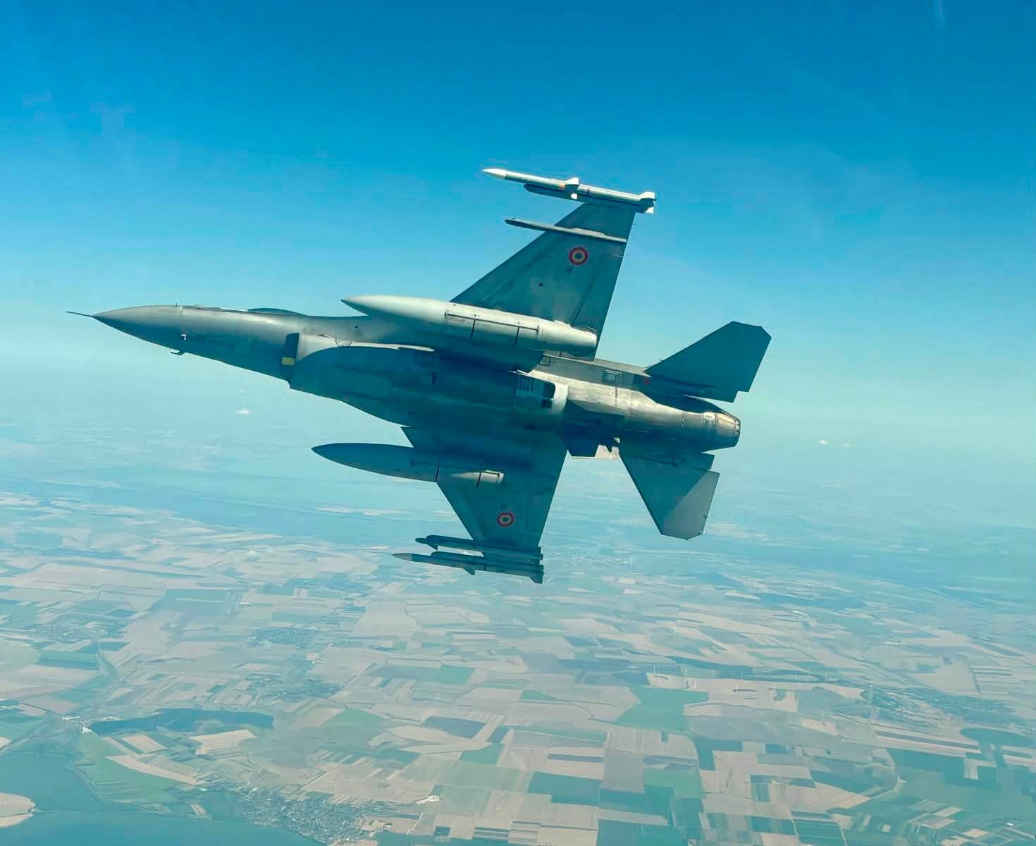 Alertă de drone în cinci județe din România: Avioane F-16 și un elicopter au decolat pentru interceptare
