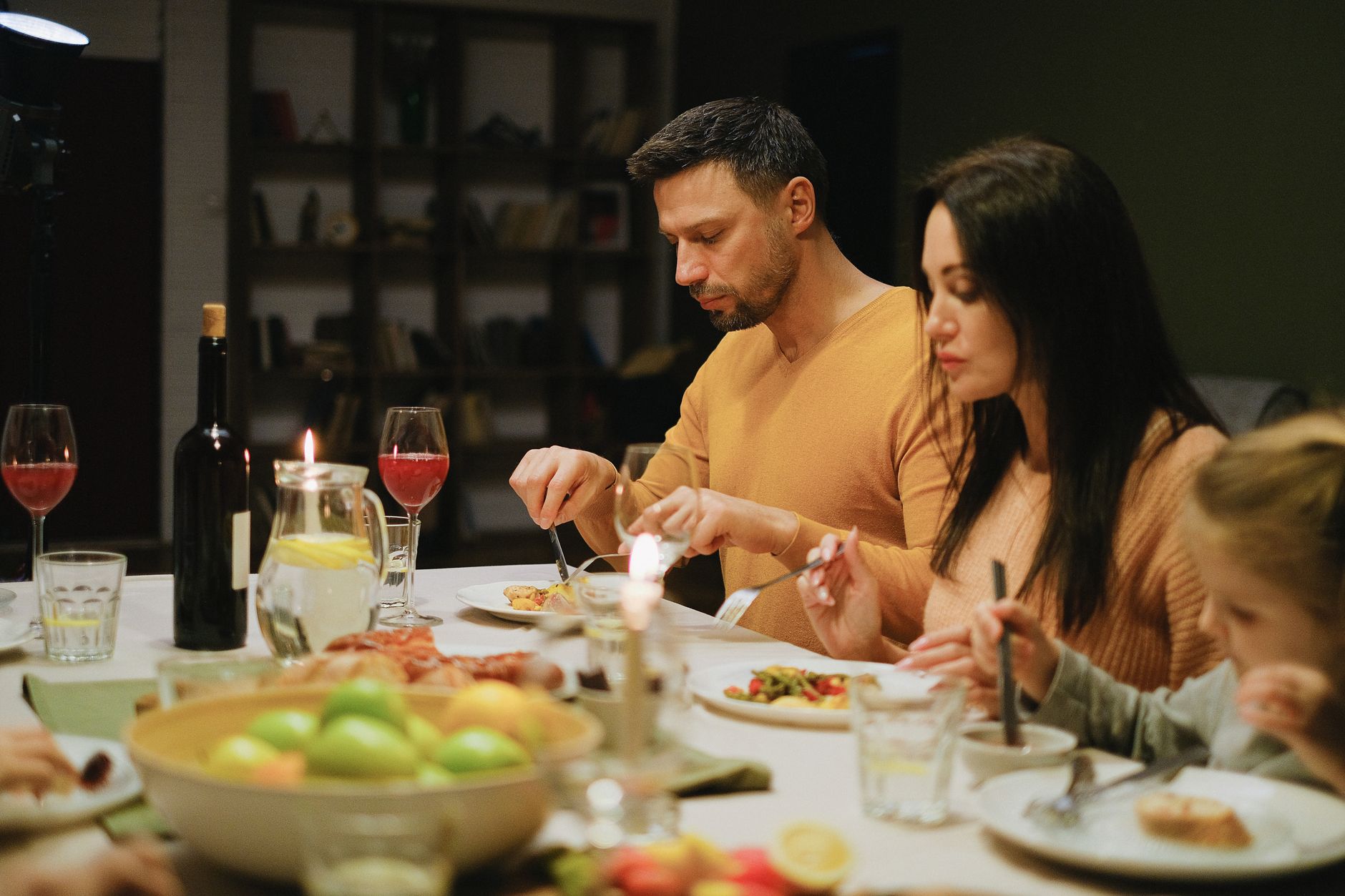 11.000 de lei pe lună sunt necesari pentru un trai decent al unei familii cu doi copii, conform ministrului Muncii