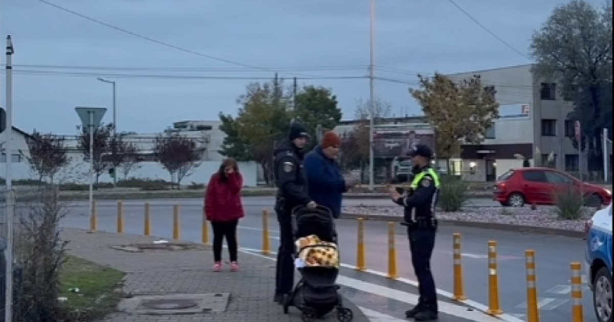 Bebeluș de o lună abandonat în cărucior în timp ce părinții se certau pe stradă în Alexandria