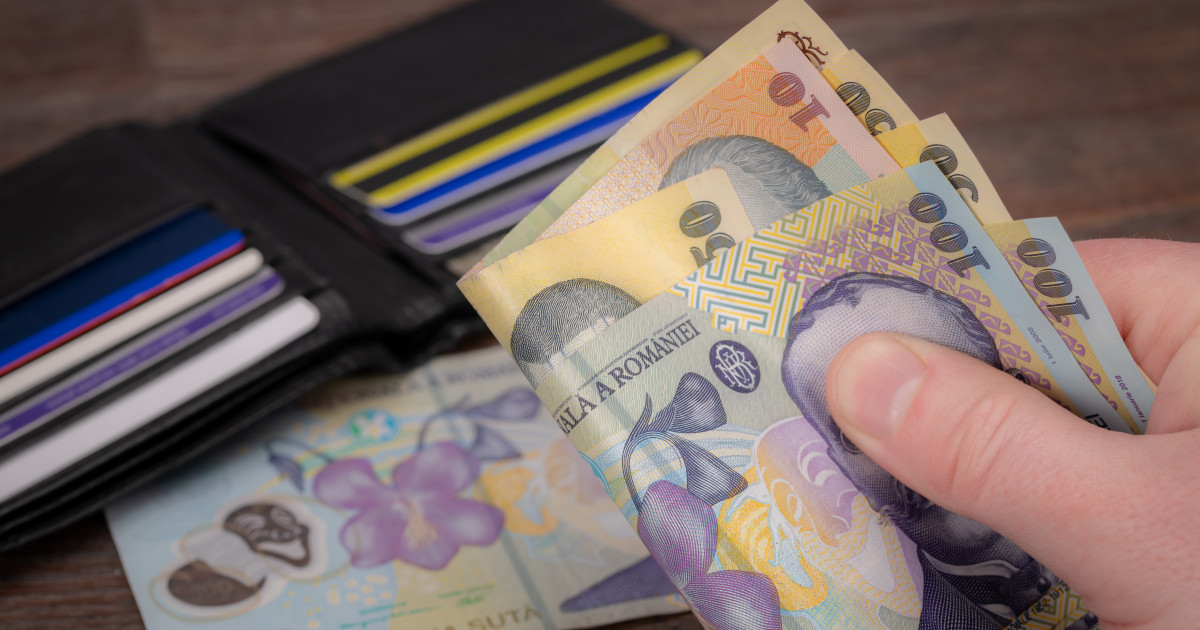Elevii care împlinesc 18 ani pot păstra alocația de stat sub anumite condiții