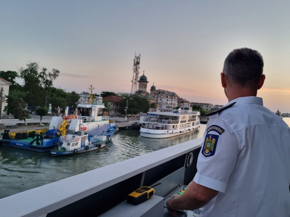 Traficul pe canalul Sulina s-a dublat în ultima lună. Numărul navelor a crescut de la 200 la 400 pe lună